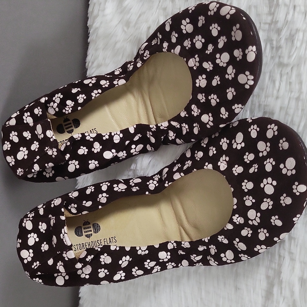 The StoreHouse Flats, Furry Friends Print Suede, Women's Shoe Size 10
